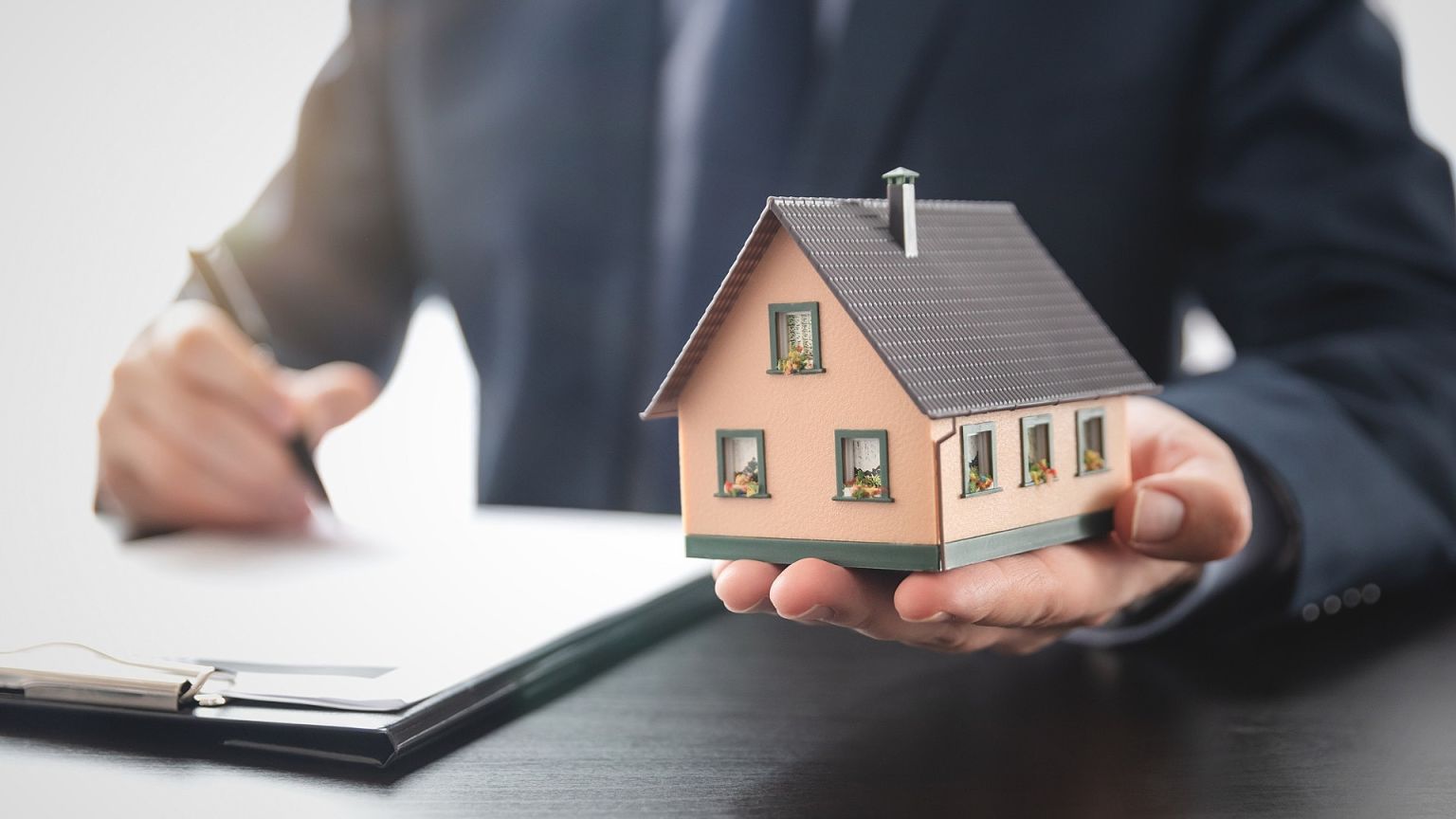 advogado contratos imobiliários em pelotas