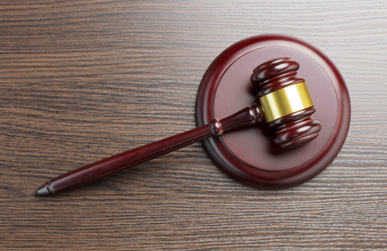 judges gavel ZE4Q3NV.jpg